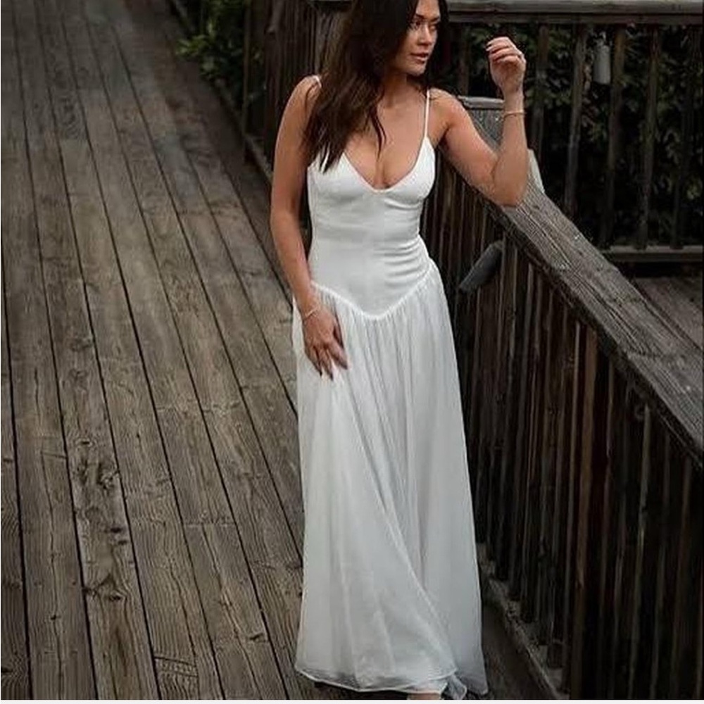 Gianni Bini white dress